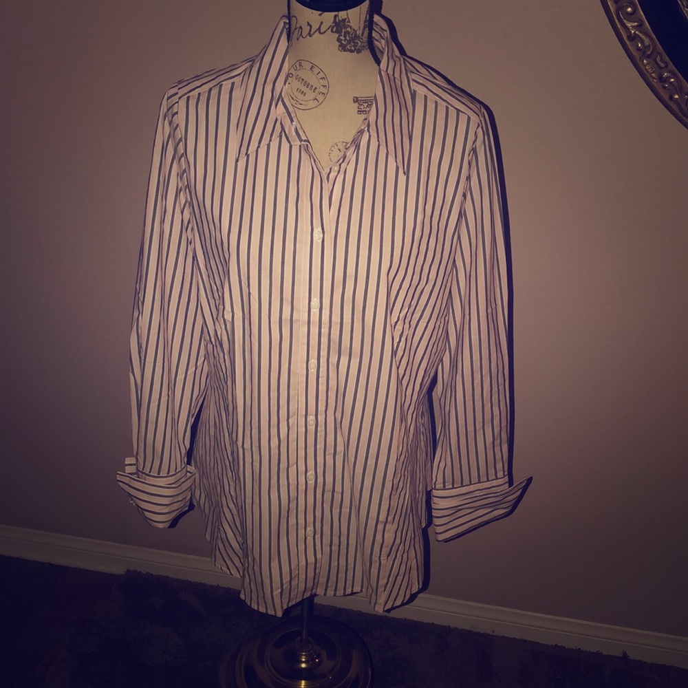 Women’s dress shirt